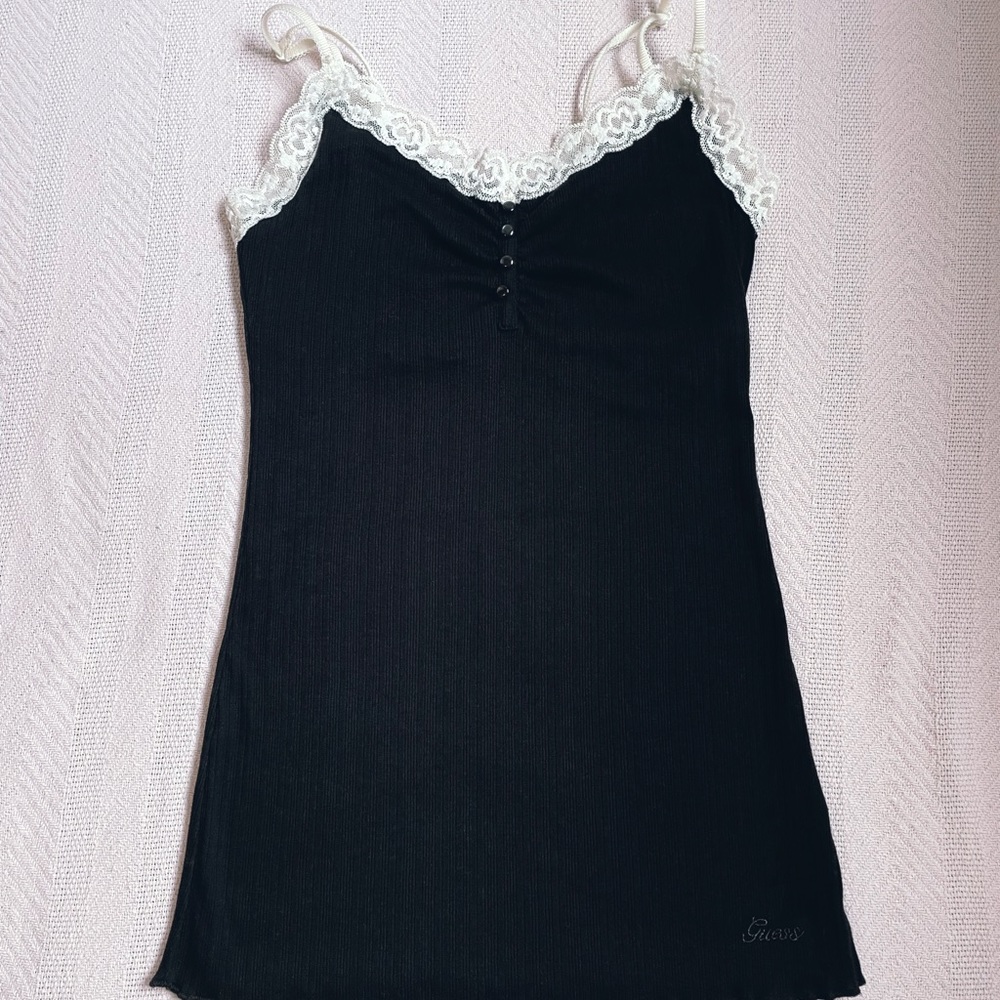 medium vintage guess black tank top with white lace